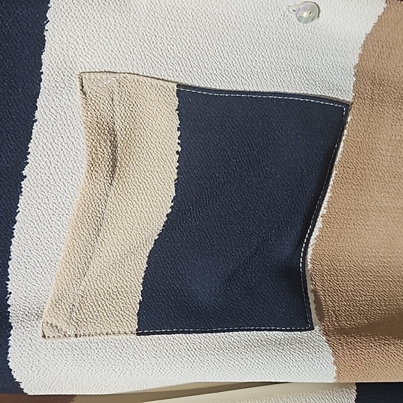 Joseph Ribkoff Navy/Beige/Off-White Blouse Style Button Shirt Size 6 - Picture 5 of 8